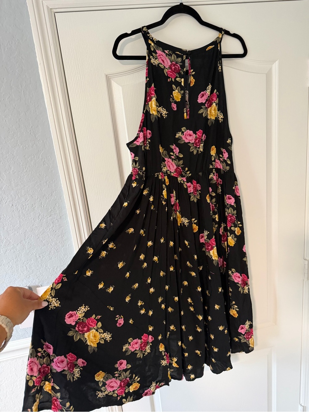 Black Halter Floral Sleeveless Hi Lo Dress - Picture 4 of 5